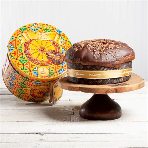 panettone dolce gabbana.